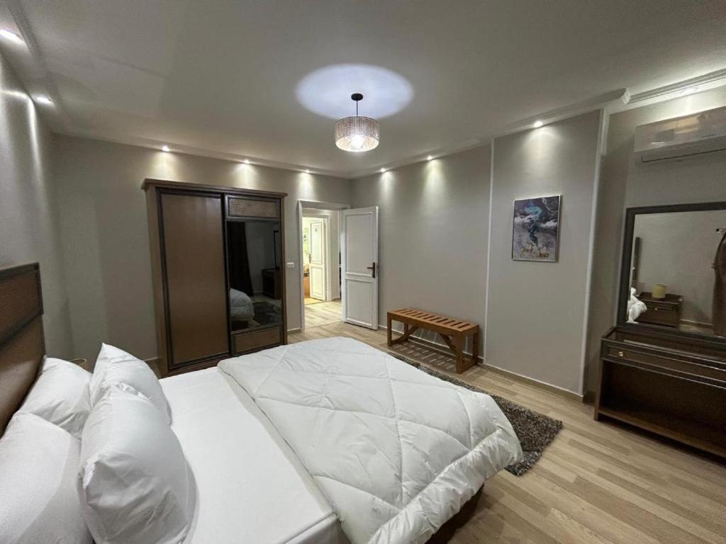 Skyline Luxury Suites 5 Mins From Cairo Airport Ngoại thất bức ảnh